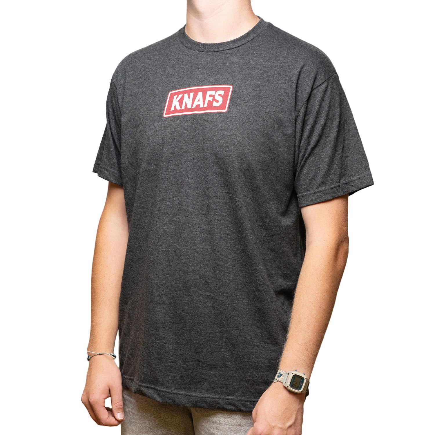 Knafs Red Bar Stamp Logo - T-shirt - Gray